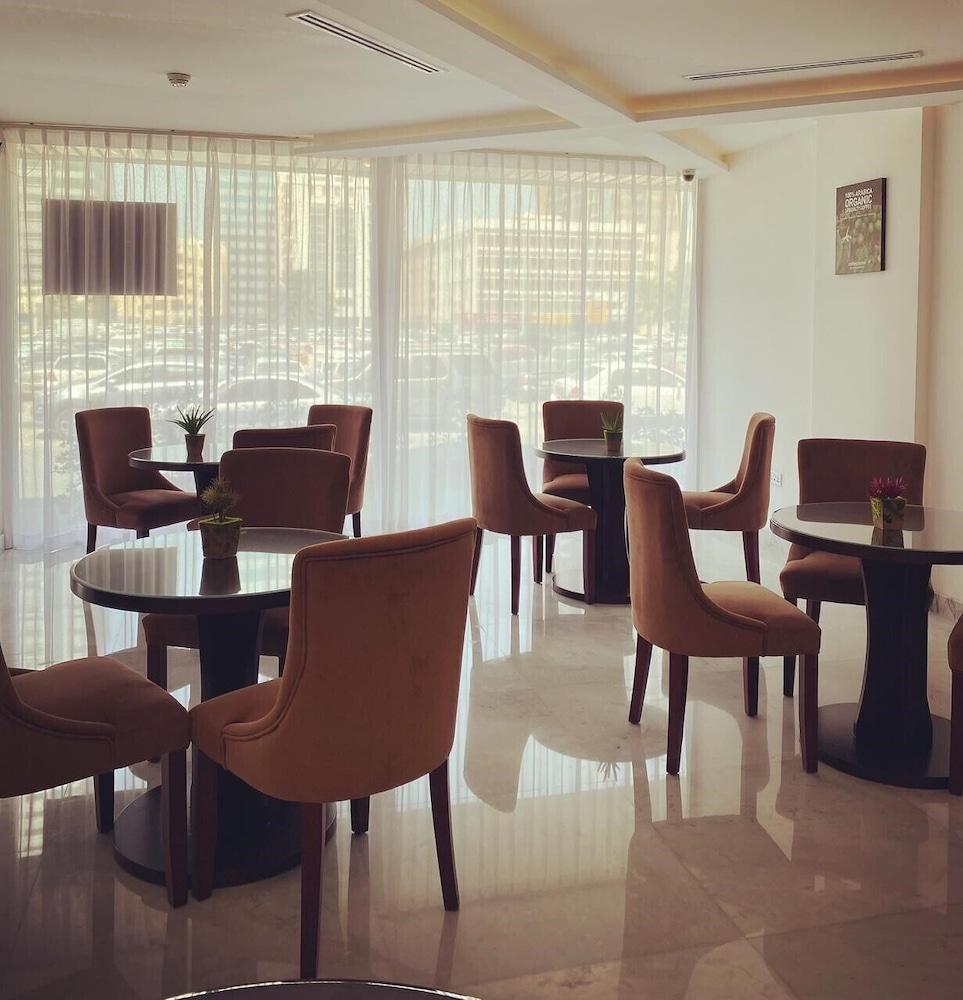 Nova Park Hotel Sharjah Buitenkant foto